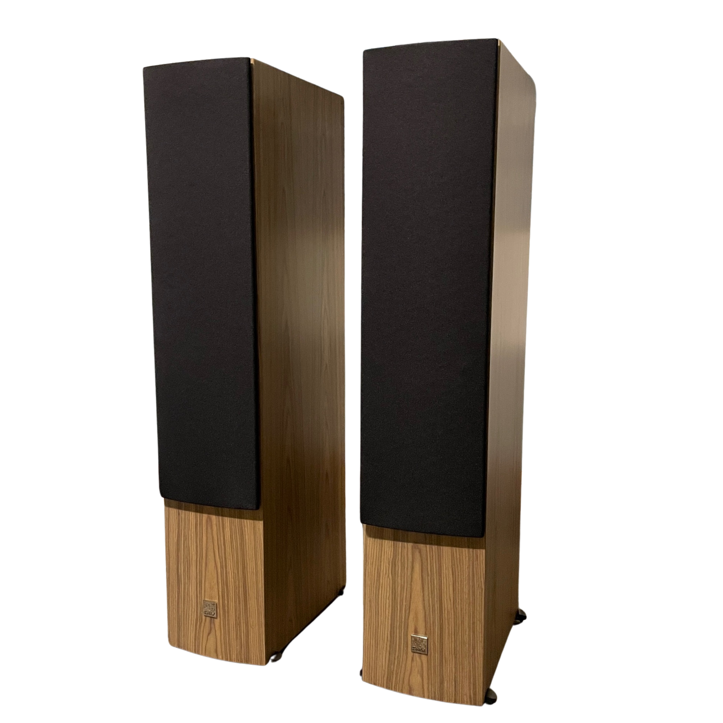 Dali Rubicon 8 Floorstanding Speakers — Walnut
