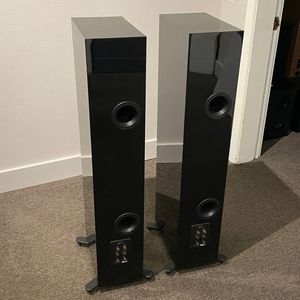 KEF R7 Meta Floorstanding Speakers — Black Gloss · Pair