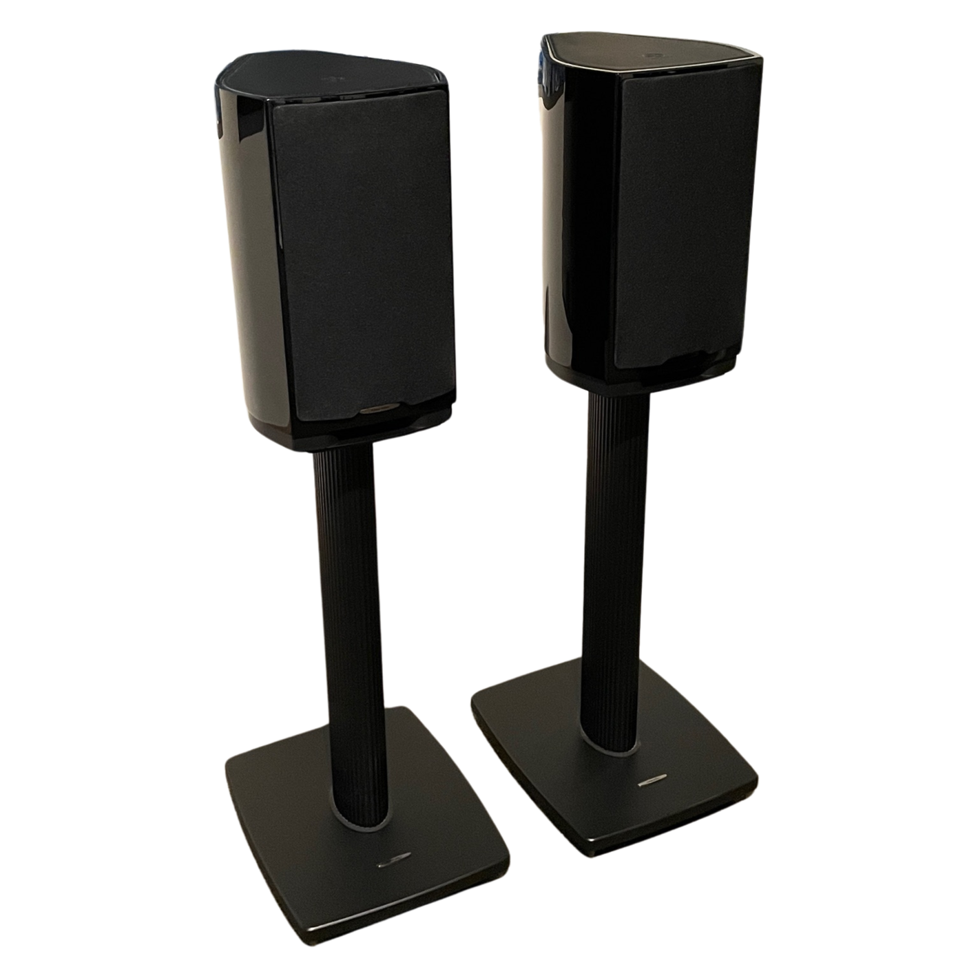 Sonus Faber Sonetto II Standmount Speakers — with Stands, Spikes & Grills